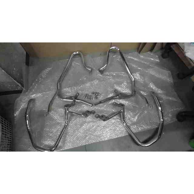 CB400 SUPER FOUR 教習車 NC54 の エンジンガード 傷 凹み *1739856427