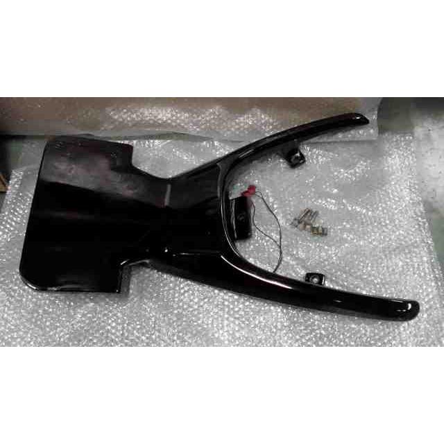 マジェスティ125 5CA の リアスポイラー 傷 *1761267645 中古 : バイク