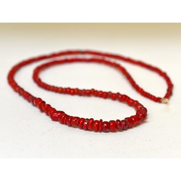 【至急】血赤ホワイトハーツ一連 2208】ANTIQUEホワイトハート血赤扁平丸型中小粒ビーズ一連5(Φ4