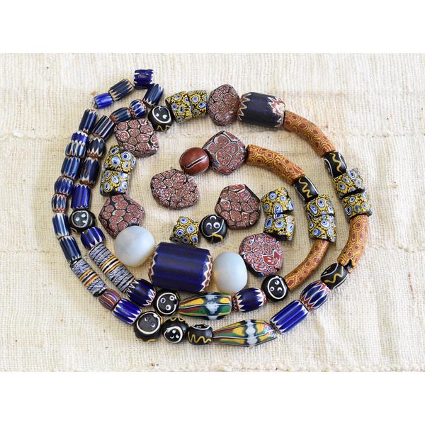 古墳期 硝子玉一連 風化 出土品 とんぼ玉 古墳期 硝子玉一連 風化