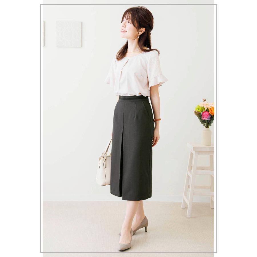 タイムセール‼️BEIGE タイトスカート 後ろファスナー　未使用品 タイムセール‼️BEIGE タイトスカート 後ろファスナー 未使用品