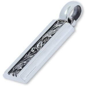 AQUA SILVER（アクアシルバー） ブラックリーフタグシルバーペンダント