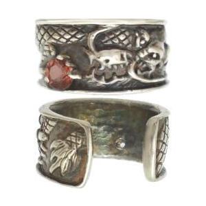 1月 ガーネット ドラゴン イヤーカフ メンズ イヤーカフス Be 1014 01 シルバーアクセサリーバズショット 通販 Yahoo ショッピング