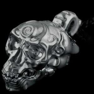 LONE ONES(ロンワンズ) ミディアムファンタジアスカルシルバーペンダントトップ