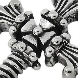 トラヴィスワーカー(TRAVIS WALKER) ホーリークロスシルバーペンダントチャームの画像