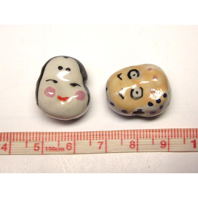 ◇陶器ビーズ◇両面 おかめ ひょっとこ 横穴 約21×18mm 8粒 06-1396