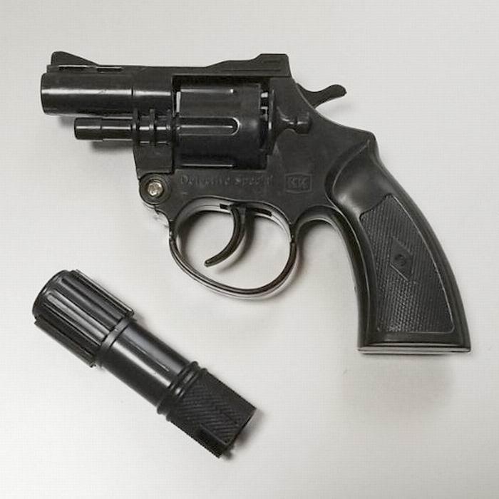 スーパーコルト オートマチック8連発 サプレッサー付き 火薬銃