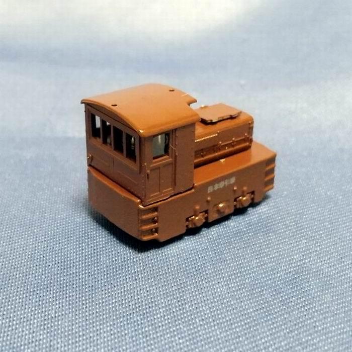 津川洋行 日本牽引車製造 7t入換機関車 (車体色：茶) 14005 動力付き N