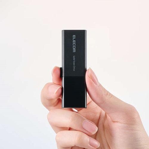 外付けポータブルSSD 500GB USB Type-C(TM) USB-Aコネクター対応 ブラック エレコム ESD-EWB0500GBKRの画像