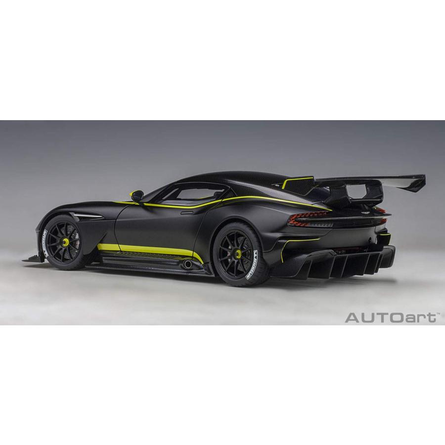 AUTOart 1/18 アストンマーチン ヴァルカン マット・ブラック/ライムグリーン・ストライプ 完成品 AUTOart 1/18 アストンマーチン ヴァルカン マット ブラック/ライムグリーン ストライプ 完成品