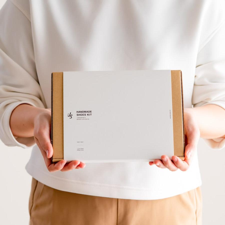 自分で作る ベビーシューズキット us アス イニシャル入り 12cm (1才前後) 送料無料 メーカー直送 靴 手作り キット アルファベットの画像