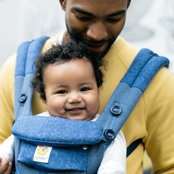 今季も再入荷 エルゴ オムニ360 クールエア ブルーブルーム ルー