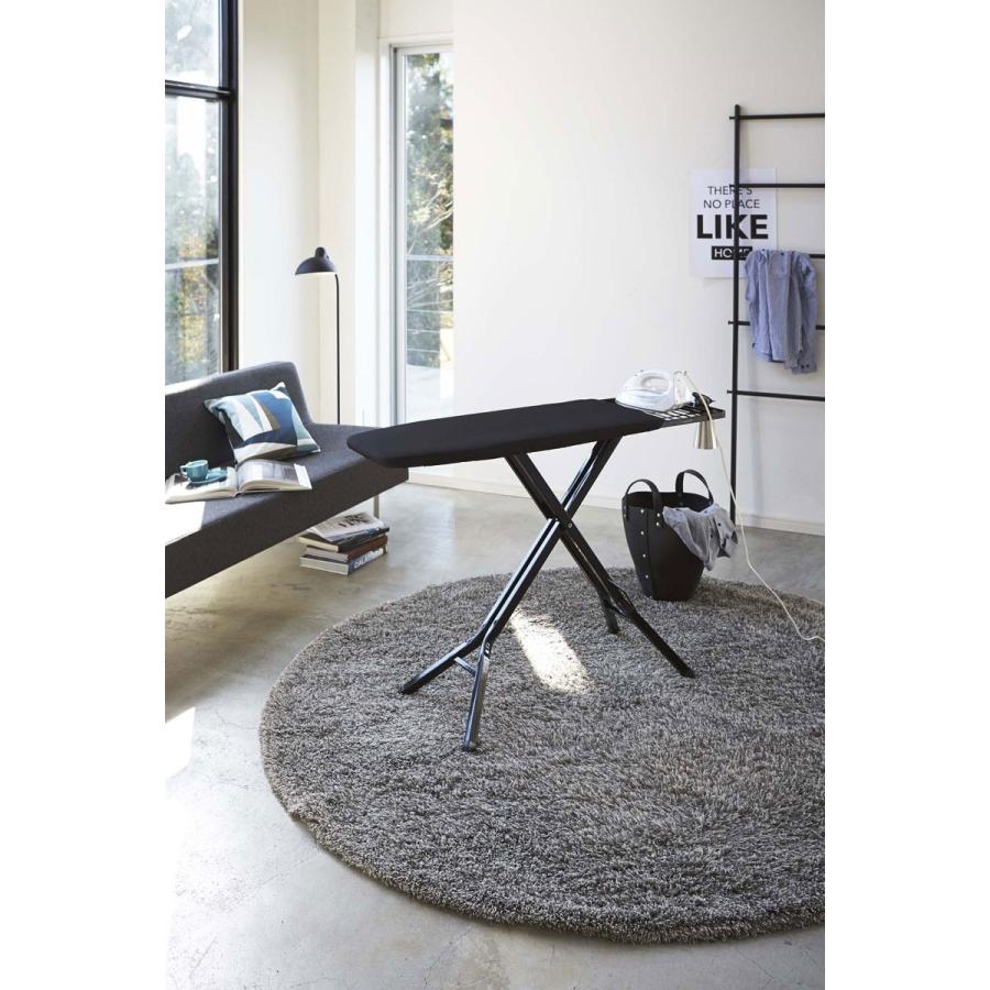 アイロン台 山崎実業 TOWER スタンド式アイロン台 おしゃれなアイロン台をお探しならTOWERで決まり！ YAMAZAKI タワー ブラック |  | 01