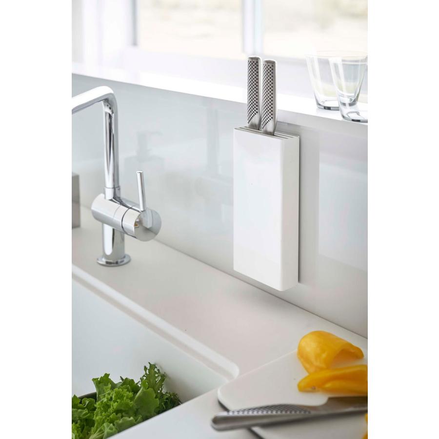 包丁スタンド 山崎実業 正規品 TOWER タワー マグネット包丁スタンド 包丁ケース 包丁差し 収納ケース マグネットキッチンシリーズ ホワイト | tower | 01