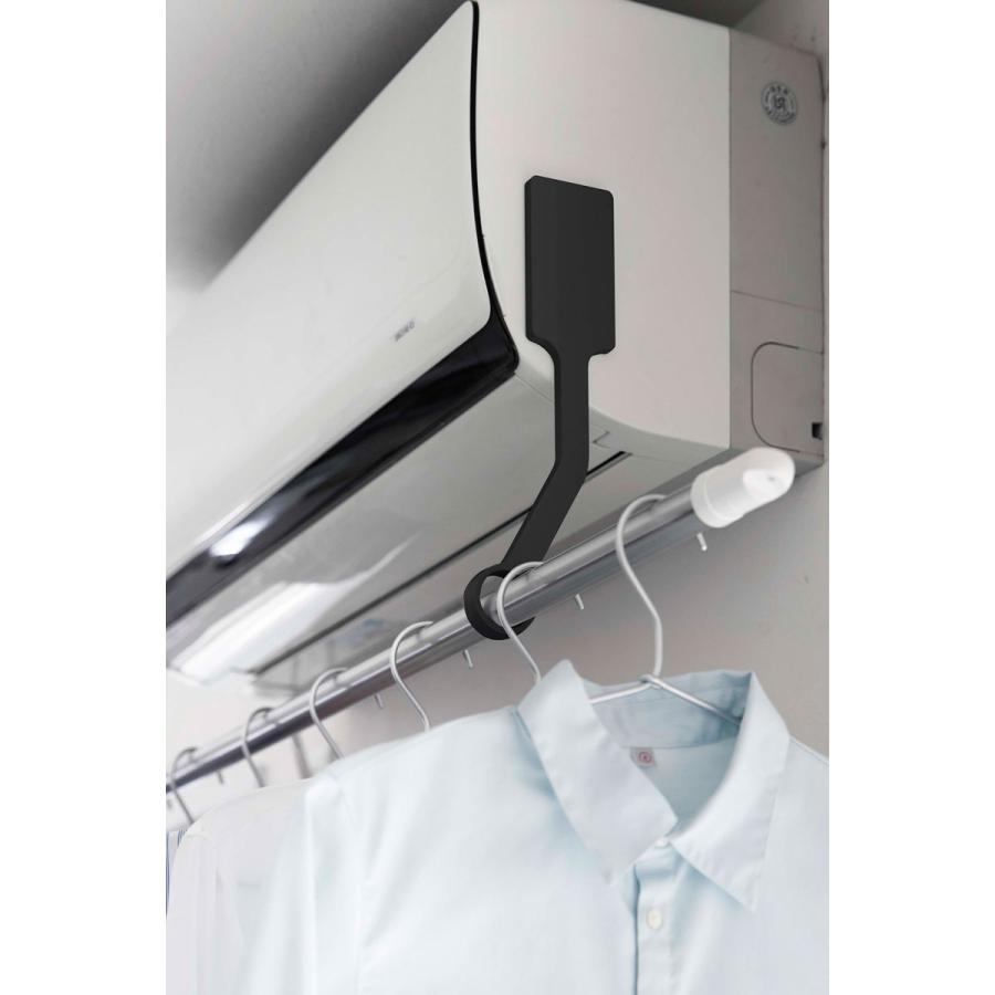 物干し竿ホルダー 山崎実業 正規品 TOWER タワー フィルムフックエアコン室内物干しポールホルダー 室内物干し 室内干し  ブラック | tower | 05