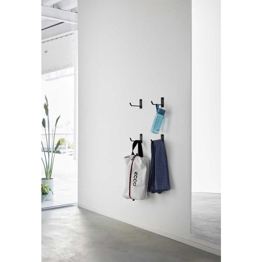 ヨガマットラック 山崎実業 正規品 tower タワー 石こうボード壁対応ウォールヨガマットハンガー ヨガマット収納 ヨガマットハンガー  ブラック | tower | 06