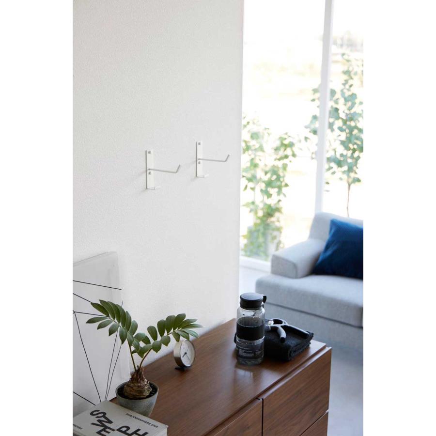 ヨガマットラック 山崎実業 正規品 tower タワー 石こうボード壁対応ウォールヨガマットハンガー フック付き ヨガマット収納 ヨガマットハンガー  ホワイト | tower | 04