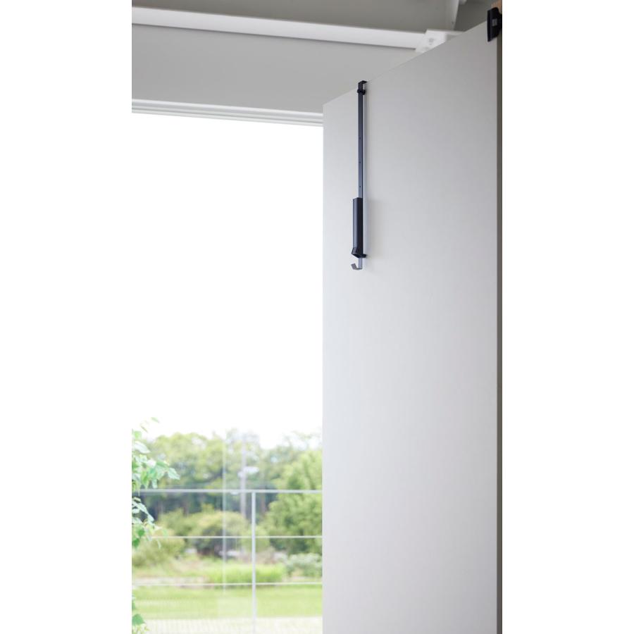 衣類スチーマーハンガーラック 山崎実業 正規品 tower タワー 使わない時は折り畳める衣類スチーマー用ドアハンガー 衣類スチーマーアイロン台  ブラック | tower | 04