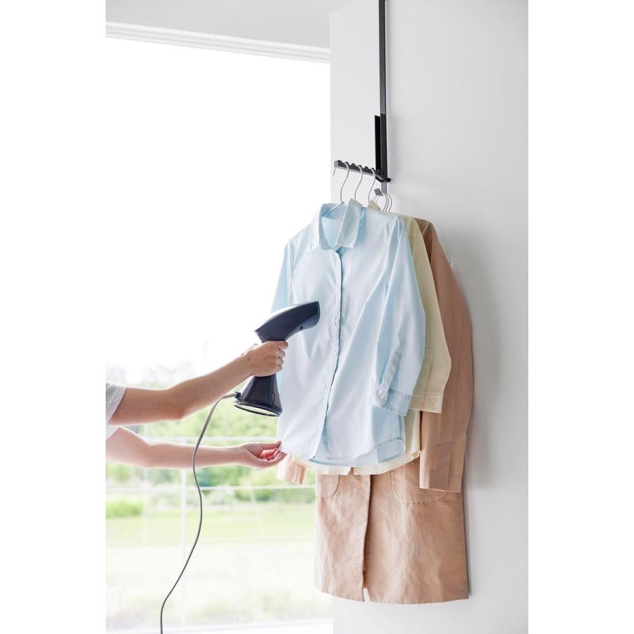 衣類スチーマーハンガーラック 山崎実業 正規品 tower タワー 使わない時は折り畳める衣類スチーマー用ドアハンガー 衣類スチーマーアイロン台  ブラック | tower | 05