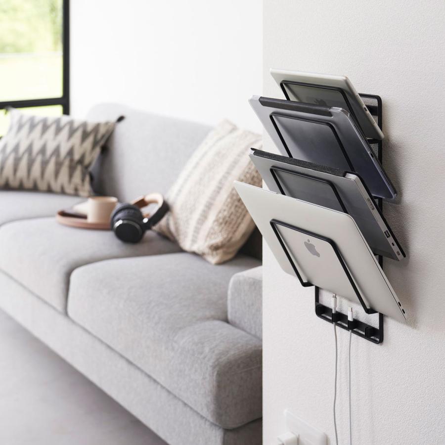 充電スタンド 山崎実業 正規品 tower タワー 石こうボード壁対応ウォールタブレットホルダー 4段 充電ステーション  ブラック | tower