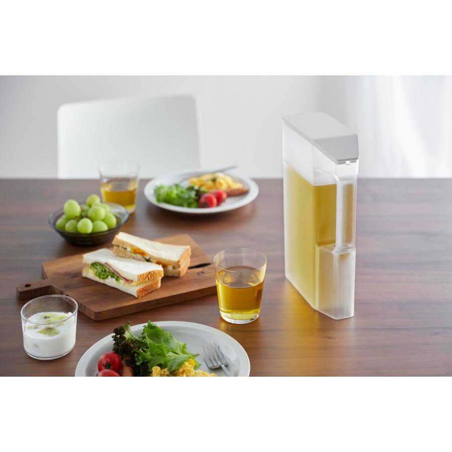 冷水筒 山崎実業 正規品 tower タワー ハンドル付きスリム冷水筒 2L 茶ポット 麦茶ポット  ホワイト | tower | 05