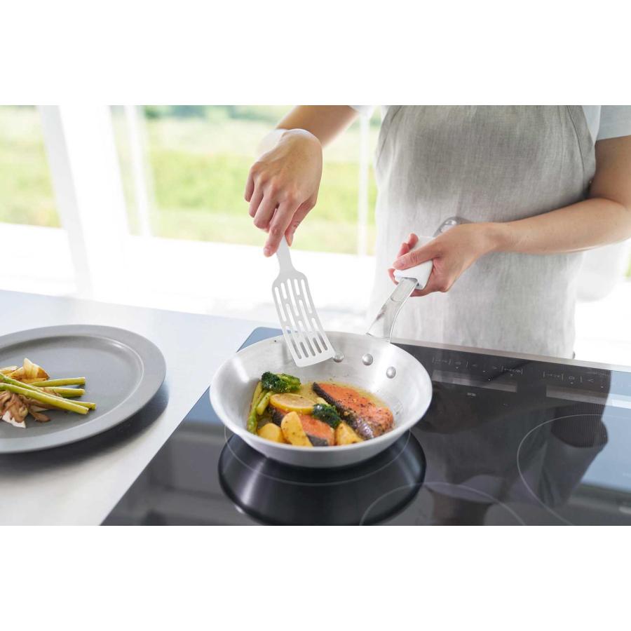 フライ返し 山崎実業 正規品 tower タワー シリコーンハンドルロングターナー S ターナー  1499 ホワイト | tower | 04