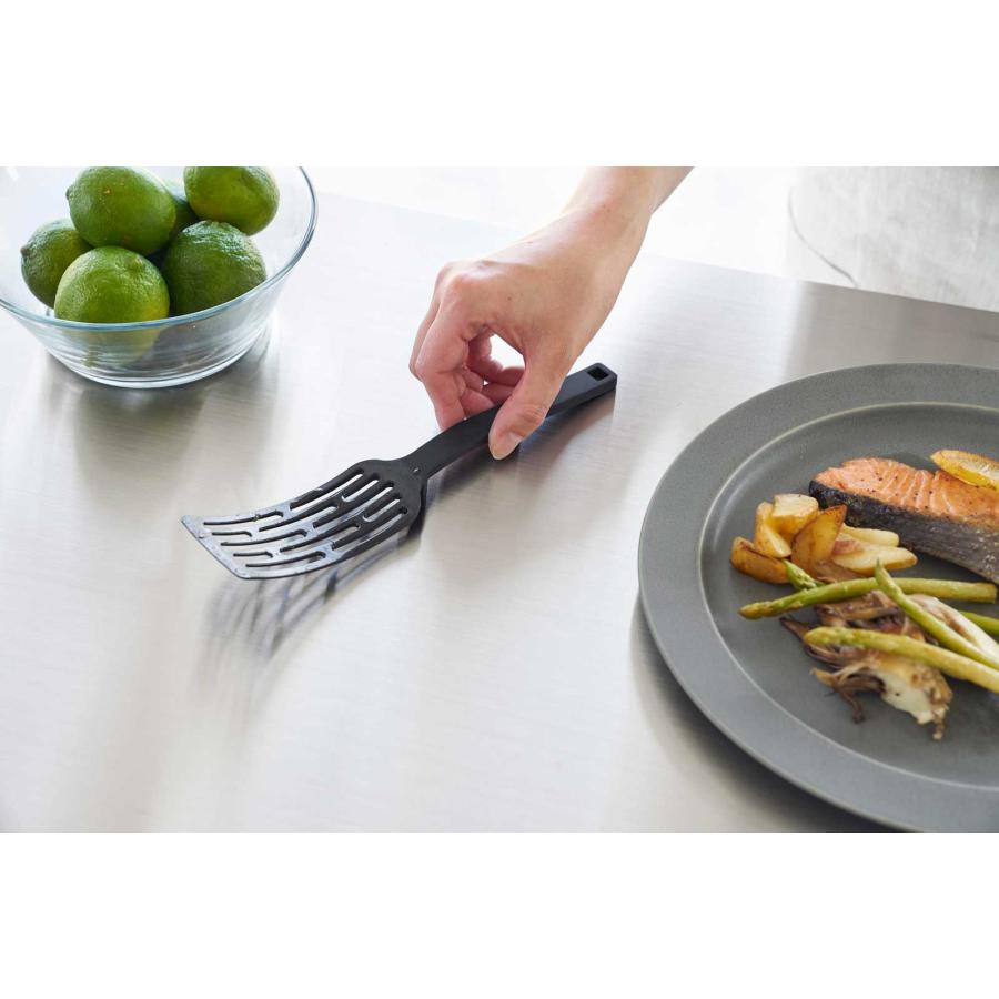 フライ返し 山崎実業 正規品 tower タワー シリコーンハンドルロングターナー S ターナー  1500 ブラック | tower | 07