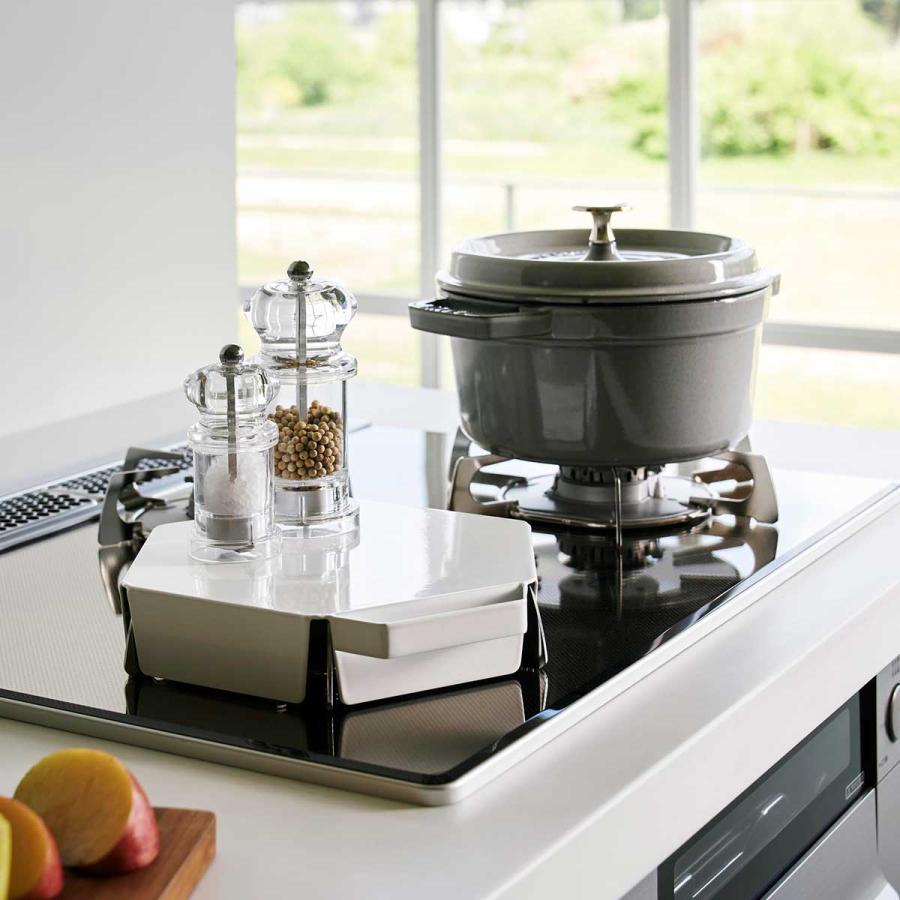 五徳カバー 山崎実業 正規品 tower タワー 立てて置ける五徳カバー コンロカバー  1413 ホワイト | tower