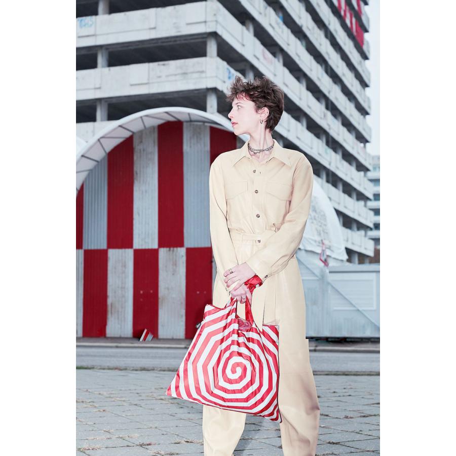 エコバッグ ローキー LOQI 正規品 Recycled Bag 折りたたみ トートバッグ MUSEUM Collection ルイーズ・ブルジョワ/スパイラル レッド |  | 02