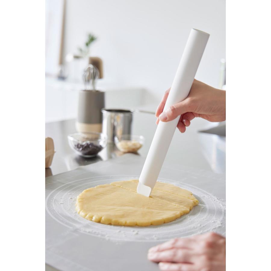 キッチンツール 山崎実業 正規品 tower タワー スケッパー付きシリコーンめん棒 調理器具 調理ツール  1411 ホワイト | tower | 05