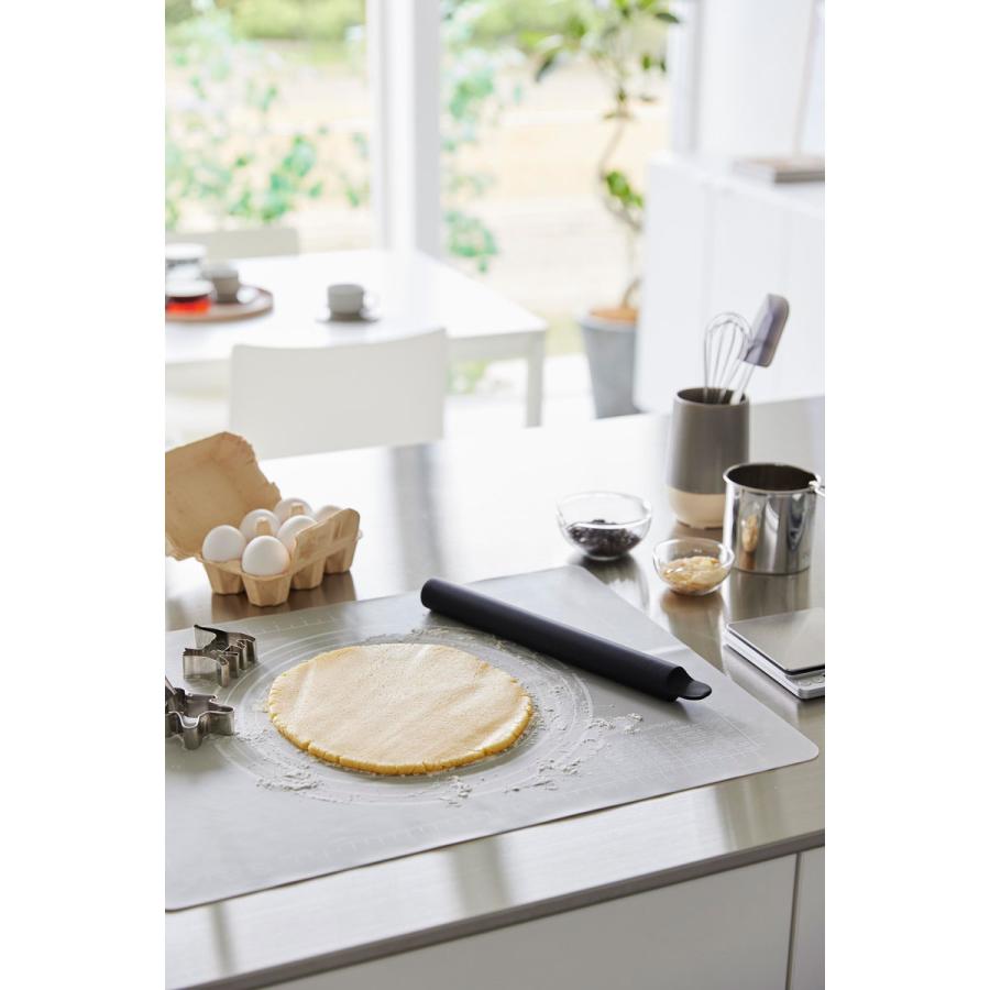 キッチンツール 山崎実業 正規品 tower タワー スケッパー付きシリコーンめん棒 調理器具 調理ツール  1412 ブラック | tower | 02