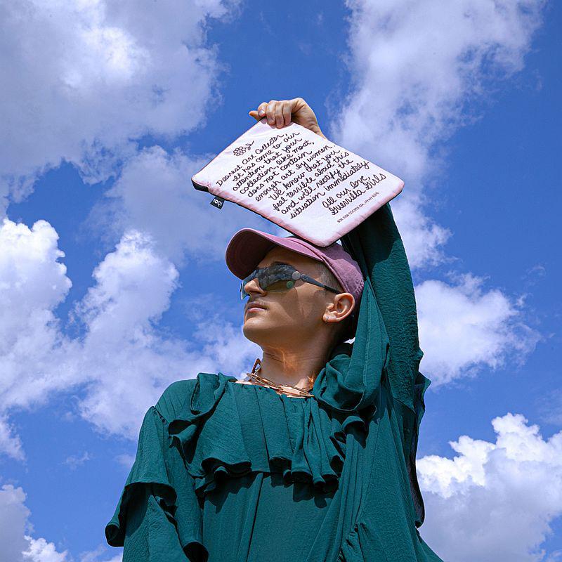 ノートパソコンケース ローキー LOQI Recycled Lap Top Sleeve13' PCケース ラップトップスリーブ13インチ ゲリラ・ガールズ/ディアレスト アート コレクション |  | 01