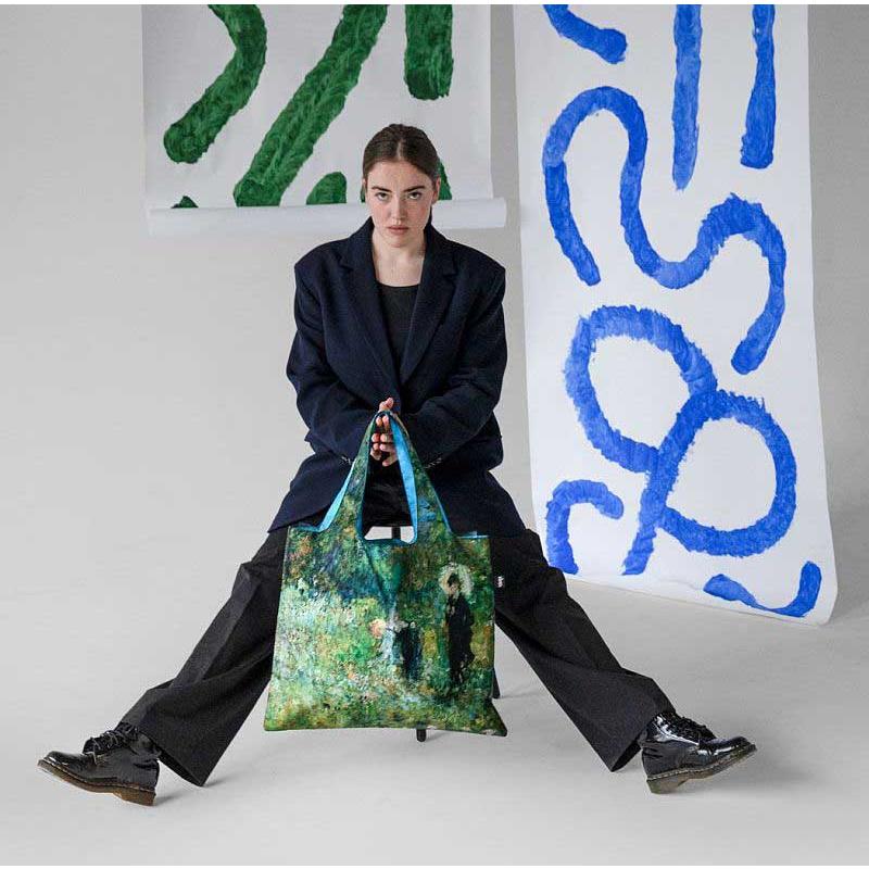 折りたたみトート エコバッグ ローキー LOQI Recycled Bag 絵画 MUSEUM Collection ルノワール/ウーマン ウイズ パラソル イン ガーデン（庭で日傘を持つ女性） |  | 02