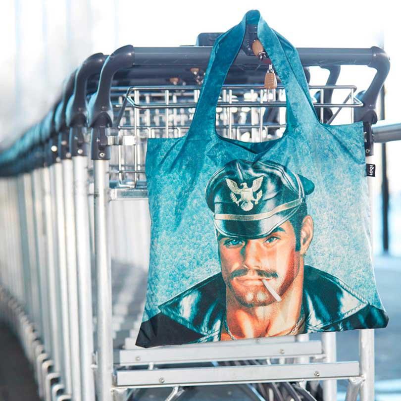 折りたたみトート エコバッグ ローキー LOQI 正規品 Recycled Bag Pouch Set MUSEUM Collection トム・オブ・フィンランド / デイ アンド ナイト,1980 | LOQI | 01