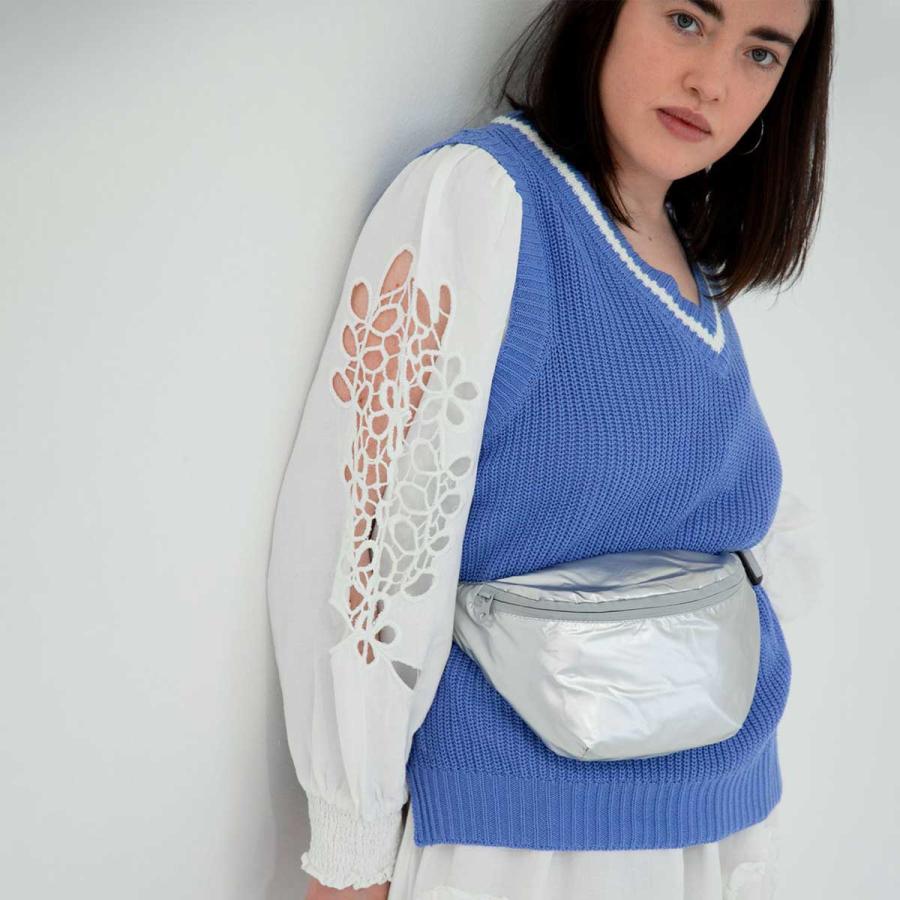 ボディバッグ ローキー LOQI 正規品 Recycled Bum Bag バムバッグ 肩掛け 両手フリー ウエストポーチ メタリック マットシルバー | LOQI | 03