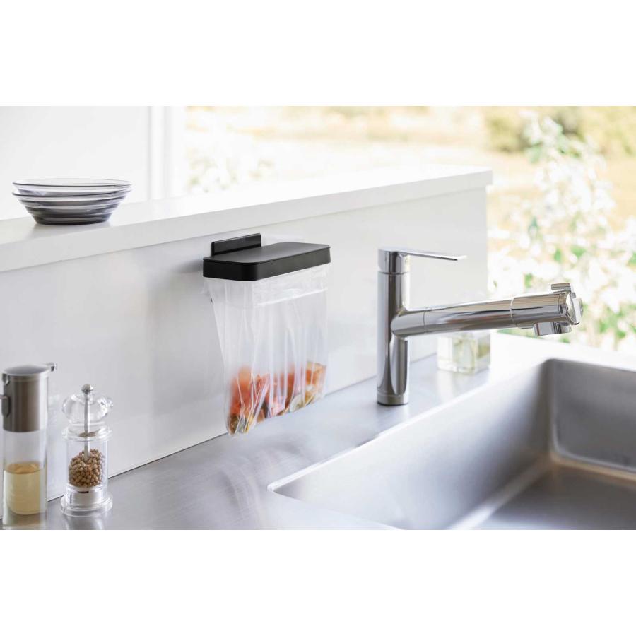 ポリ袋ホルダー 山崎実業 正規品 tower タワー マグネット蓋付きポリ袋ホルダー ゴミ箱 ゴミ袋ホルダー  1920 ブラック | tower | 02