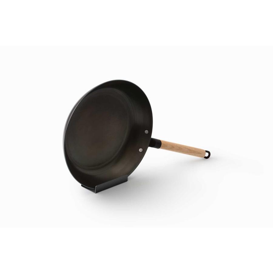 鉄フライパン 正規品 Like-it ライクイット オーブンでも使える鉄フライパン26cm スタンド付き ナチュラル ガス火・IH対応 PAN-01 ナチュラル |  | 06