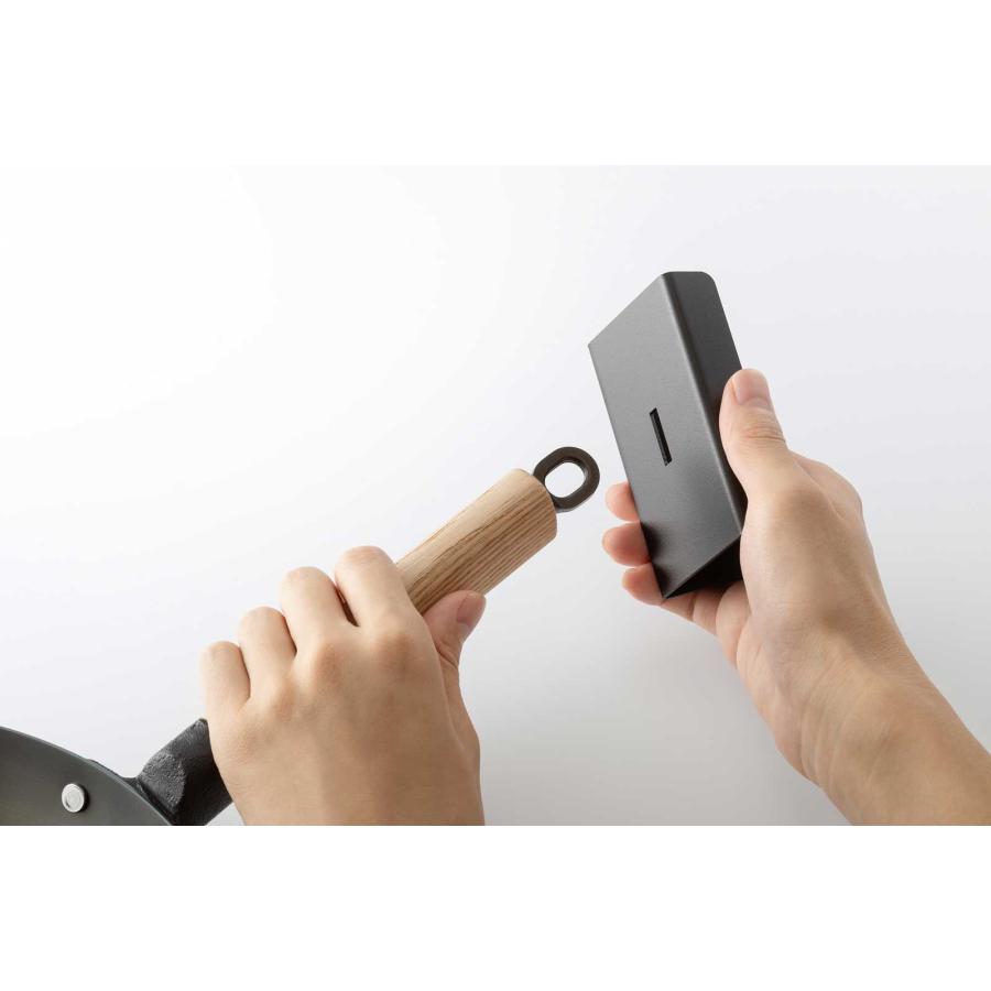 鉄フライパン 正規品 Like-it ライクイット オーブンでも使える鉄フライパン26cm スタンド付き ナチュラル ガス火・IH対応 PAN-01 ナチュラル |  | 07