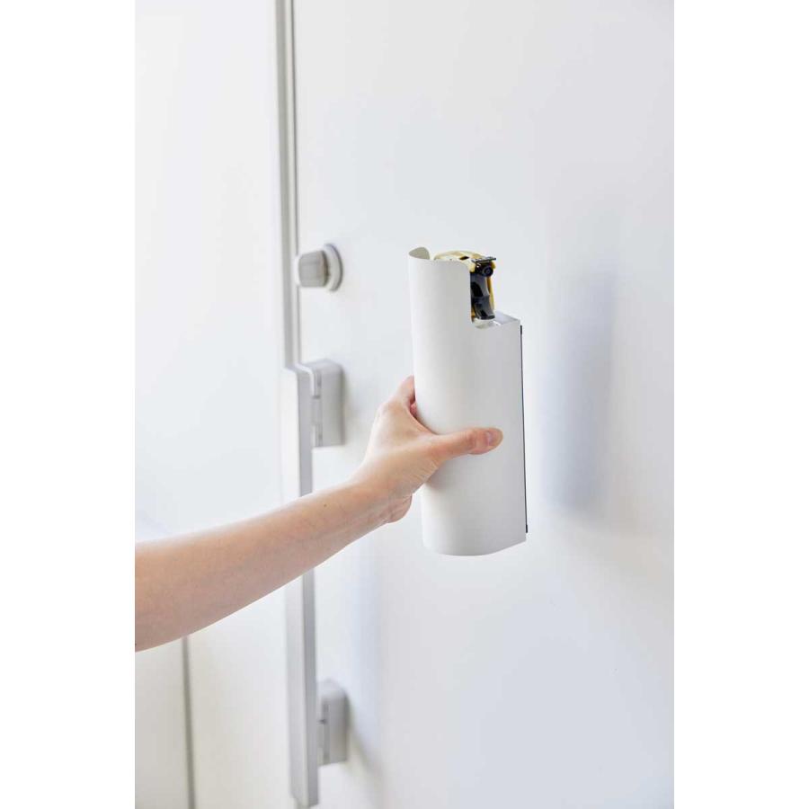 スプレーホルダー 山崎実業 正規品 tower タワー マグネット目隠しスプレーホルダー スプレー缶ホルダー  8237 ホワイト | tower | 04