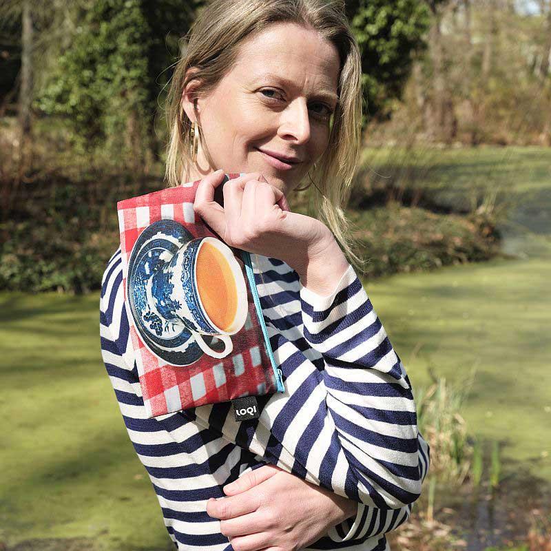 ポーチセット ローキー LOQI Zip Pockets Recycled ジップポケット マグナム・フォト マーティン・パー / Seagulls Eating Chips,Real Food,England | LOQI | 01