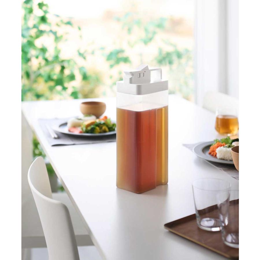 冷水ポット 山崎実業 正規品 tower タワー 倒して置けてそのまま注げる冷水筒 2.2L 冷水筒 麦茶ポット  10029 ホワイト | tower | 02