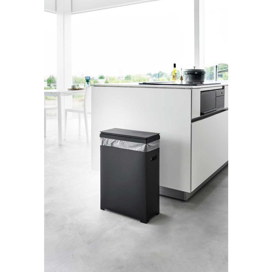 ふた付きゴミ箱 45リットル 山崎実業 正規品 tower タワー スリム蓋付きゴミ箱 横開きタイプ 45L キッチン用  1525 ブラック | tower | 02