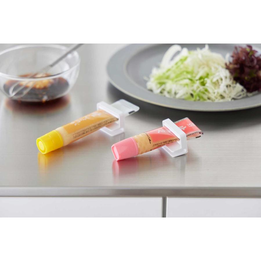 薬味チューブホルダー 山崎実業 正規品 tower タワー 引っ掛け絞れる薬味チューブホルダー 3個組 冷蔵庫内収納  10474 ホワイト | tower | 07