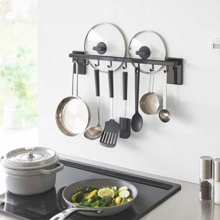 キッチンツール収納 山崎実業 正規品 tower タワー フィルムフック鍋蓋も収納できるキッチンツールバーフック付き W55 キッチンツールスタンド  10413 ブラック | tower