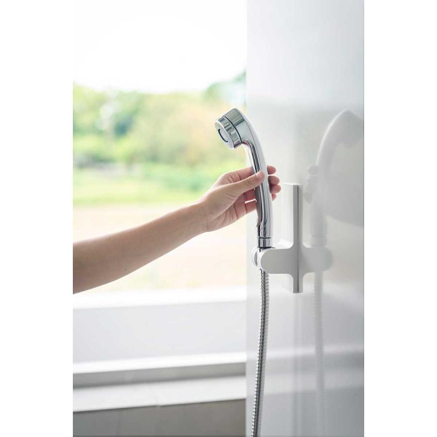 シャワーフック 山崎実業 正規品 tower タワー 角度が調節できるマグネットシャワーホルダー シャワーハンガー 掛具  10286 ホワイト | tower | 03