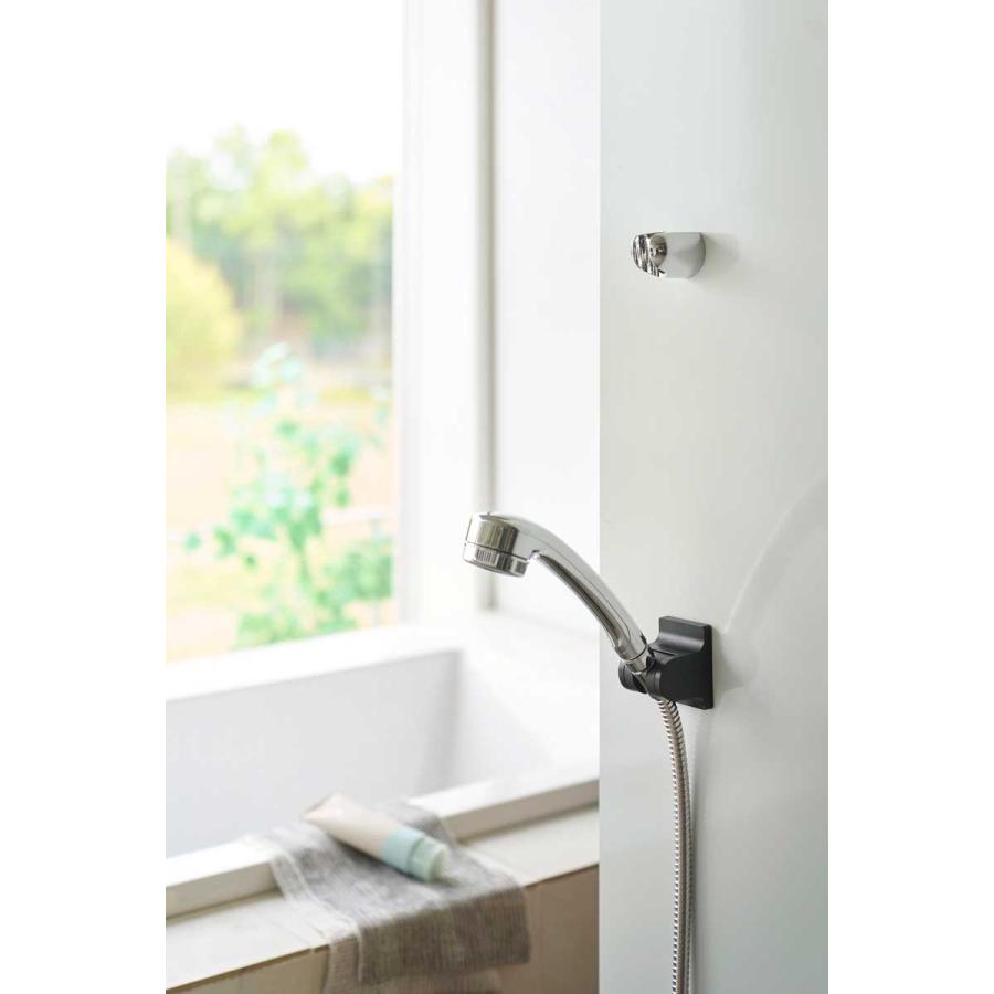 シャワーフック 山崎実業 正規品 tower タワー 角度が調節できるフィルムフックシャワーホルダー シャワーハンガー 掛具  10289 ブラック | tower | 02