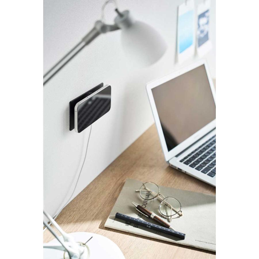 スマホ充電ホルダー 山崎実業 正規品 tower タワー ウォールスマートフォン充電ホルダー 石こうボード壁対応 ワイヤレス充電器対応  10085 ブラック | tower | 03