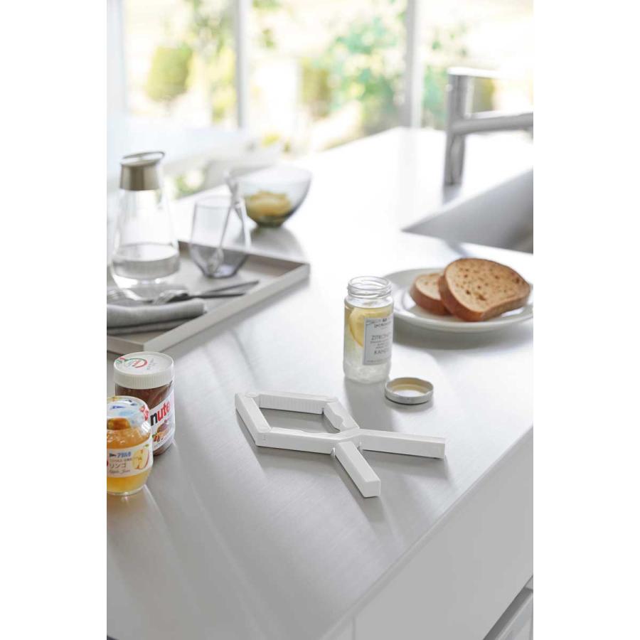 キャップオープナー 山崎実業 正規品 tower タワー 軽い力で開けられるマグネットキャップオープナー 便利グッズ  10430 ホワイト | tower | 02