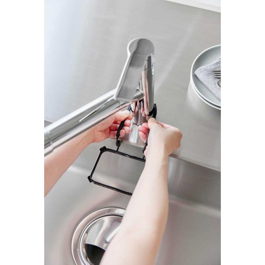 水切りネットホルダー 山崎実業 正規品 tower タワー 蛇口にかける水切りネットホルダー 三角コーナー  10516 ブラック | tower | 03