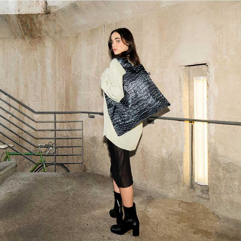 折りたたみトートバッグ 正規品 LOQI ローキー Recycled Bag エコバッグ 大きめ トート 収納ポーチ CROCODILE/Black クロコダイル/ブラック | LOQI | 01